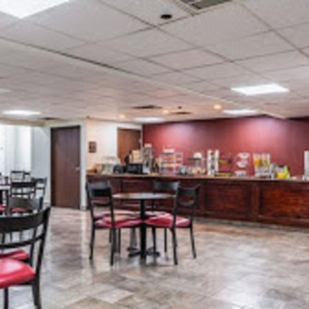 休斯敦IAH机场西南红顶Plus套房酒店 外观 照片